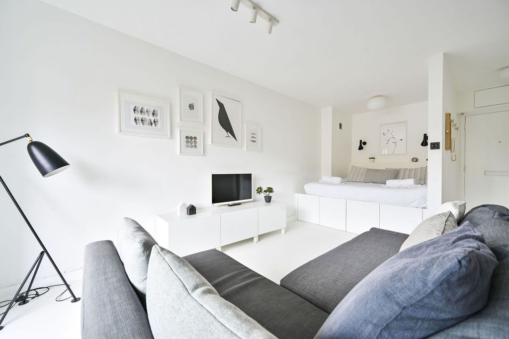 Property photo 3 of 5