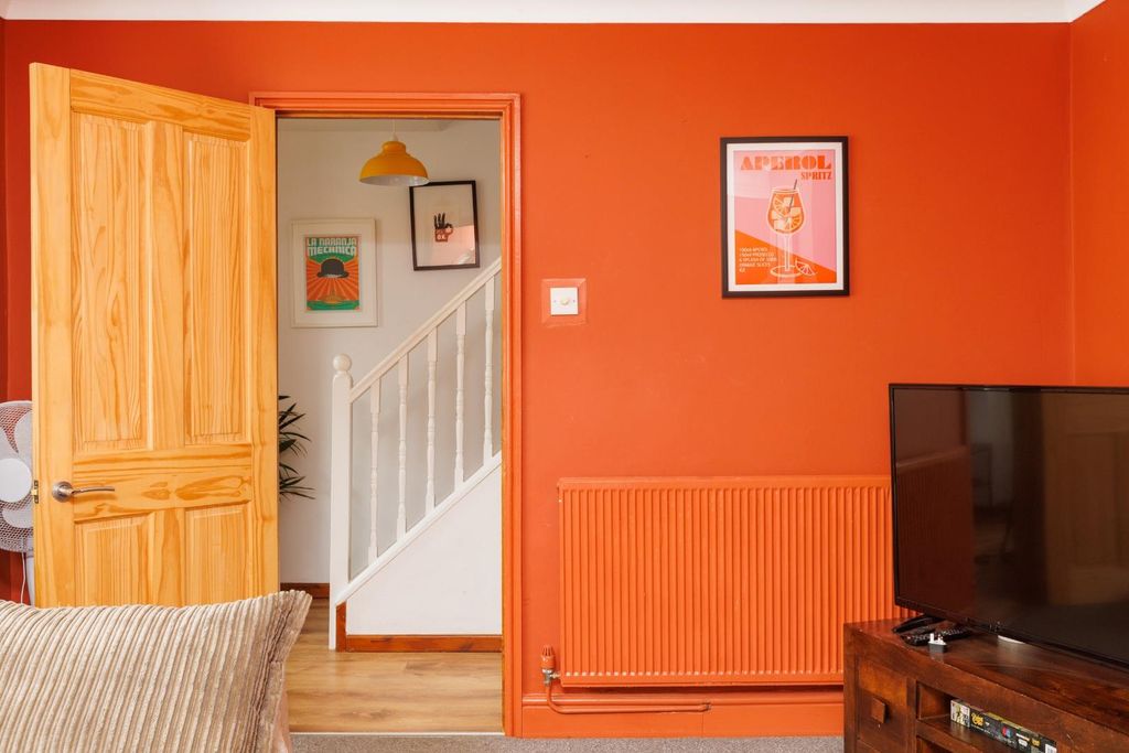 Property photo 3 of 25 4 Perrott Road-18.Jpg