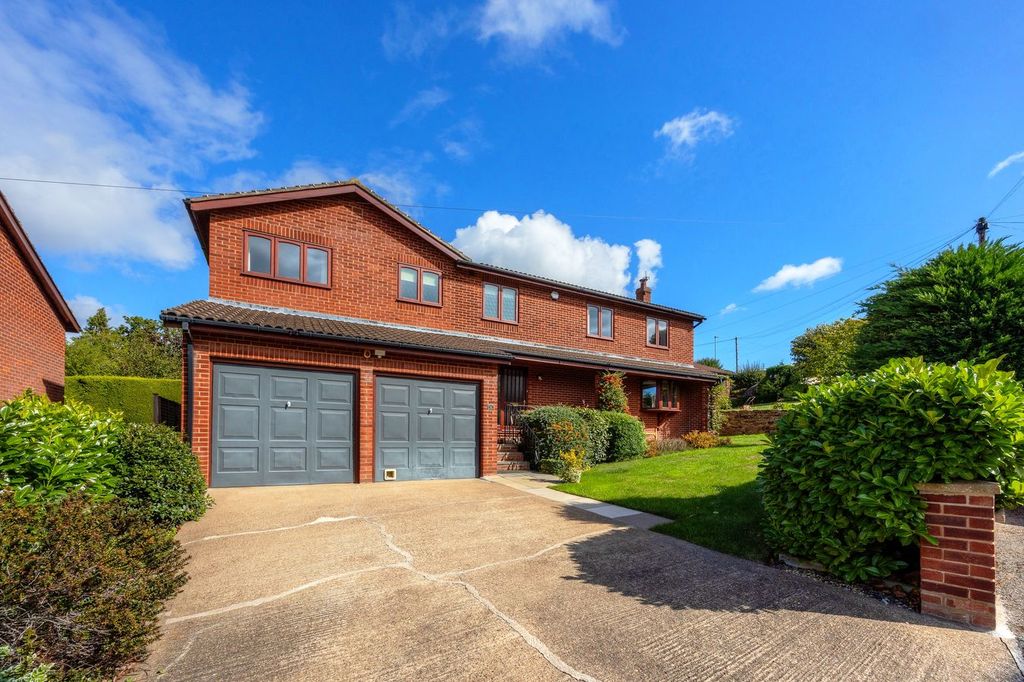 Property photo 1 of 30