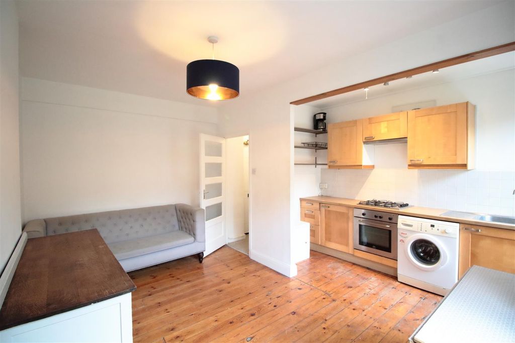 Property photo 1 of 16 Eden Harper Effra Court Sw2