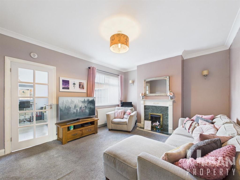 Property photo 3 of 12 Cam03038G0-Pr0198-Still003.Jpg