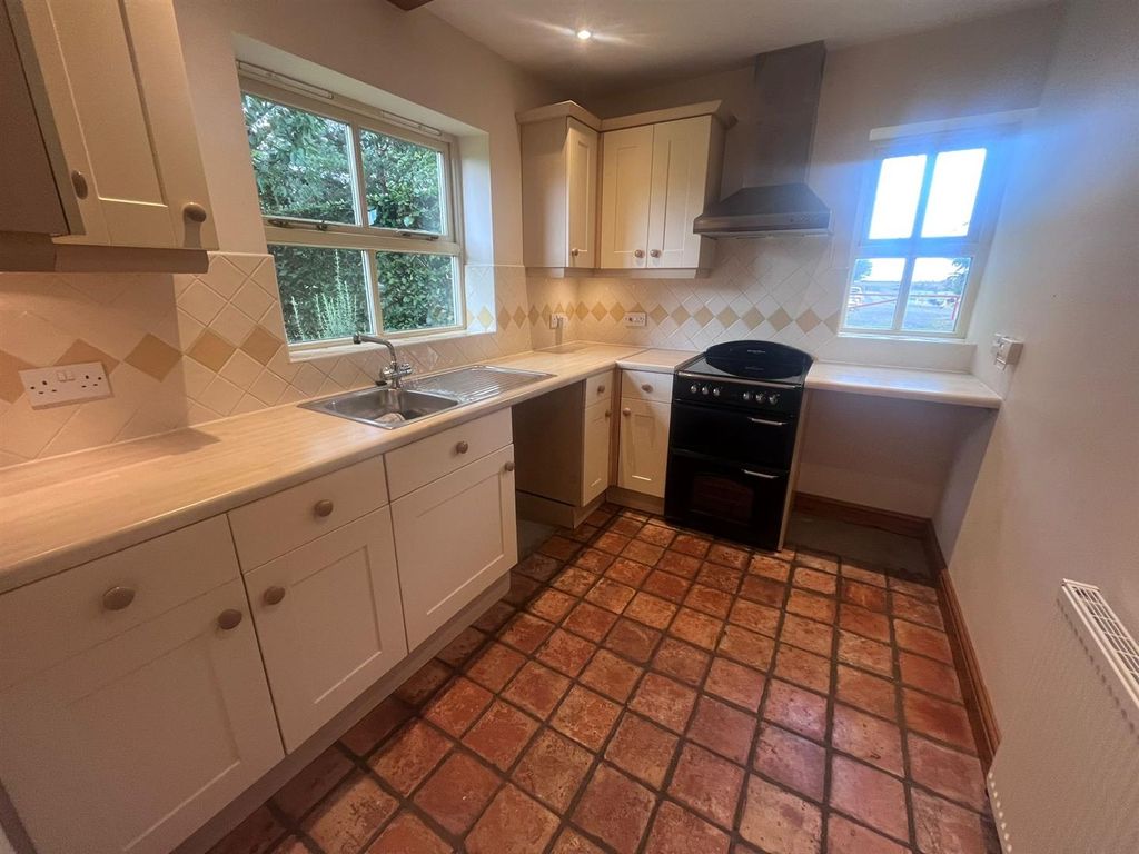 Property photo 2 of 10 Photo-2025-10-01-15-48-43.Jpg