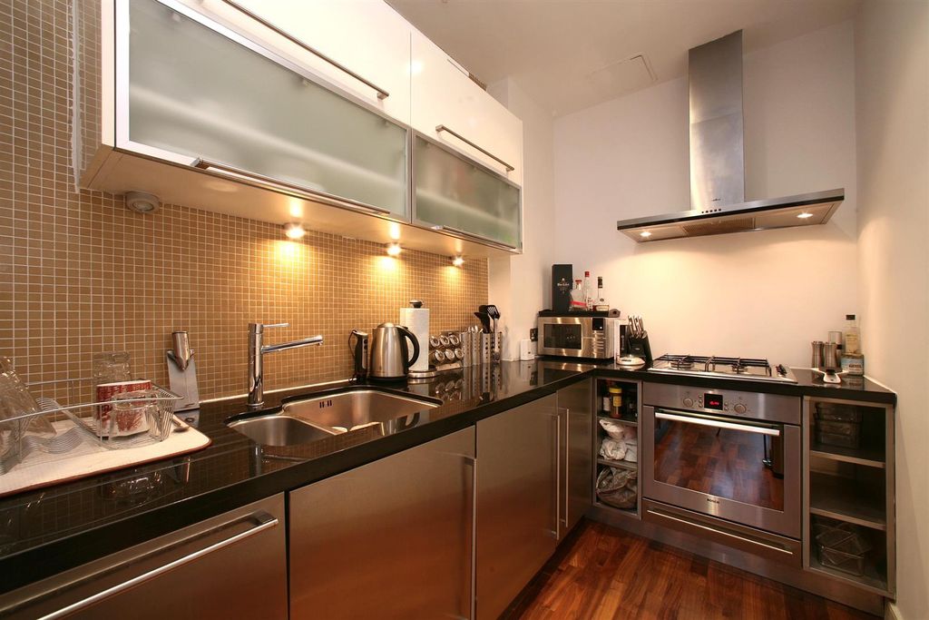 Property photo 3 of 7 Kitchen.Jpg