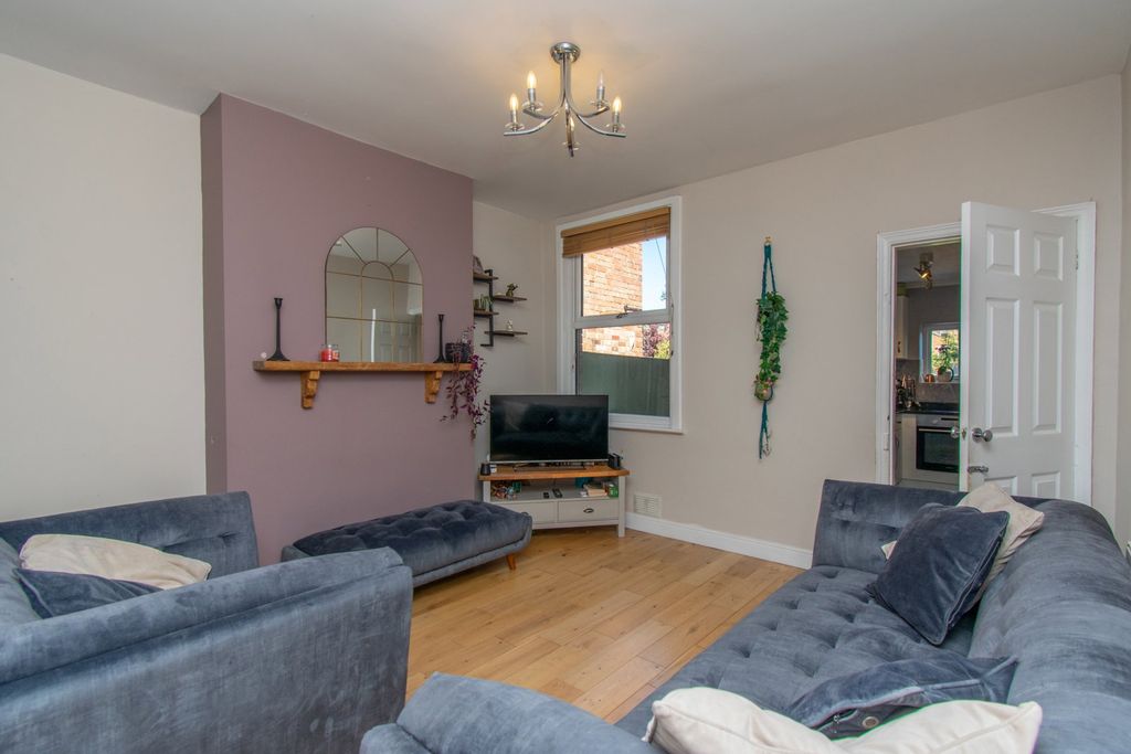 Property photo 3 of 11