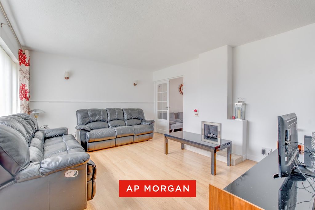 Property photo 2 of 18 Picture No. 47