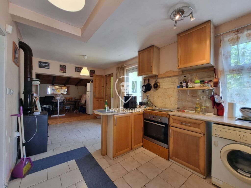 Property photo 3 of 20