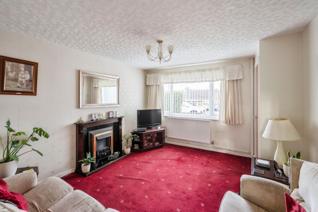 Property photo 3 of 12