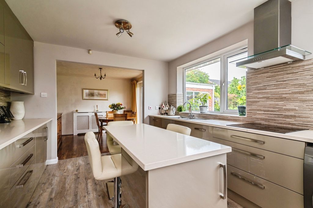 Property photo 2 of 27 Pbox-Img.Jpg