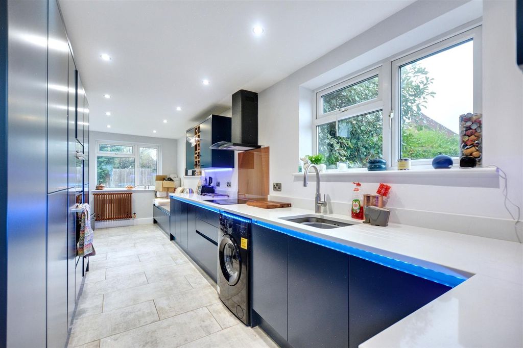 Property photo 3 of 21 Kitchen