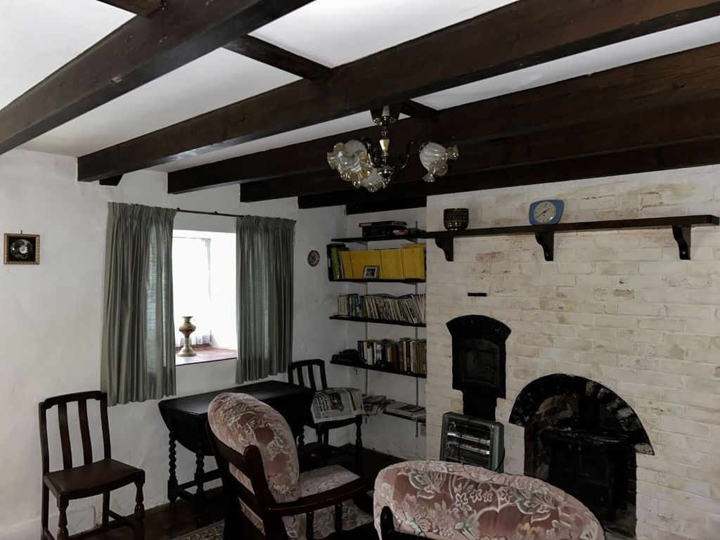 Property photo 2 of 6