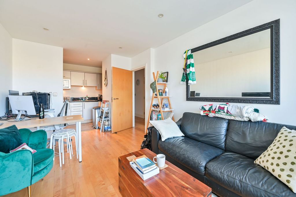 Property photo 1 of 6