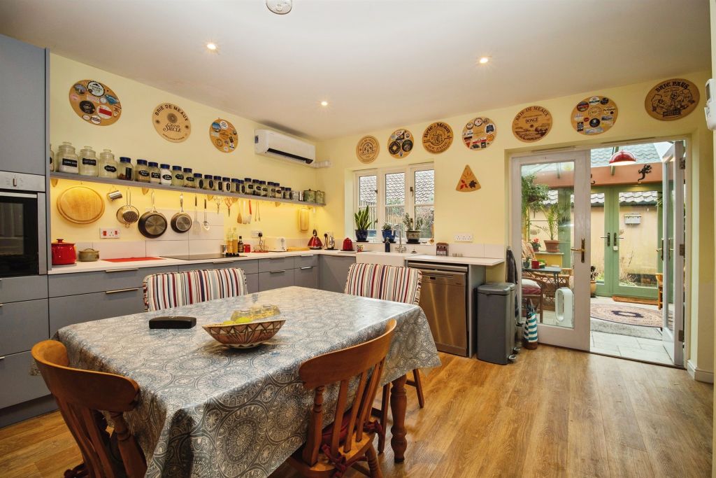 Property photo 2 of 20