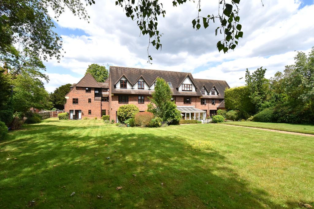 Property photo 1 of 11