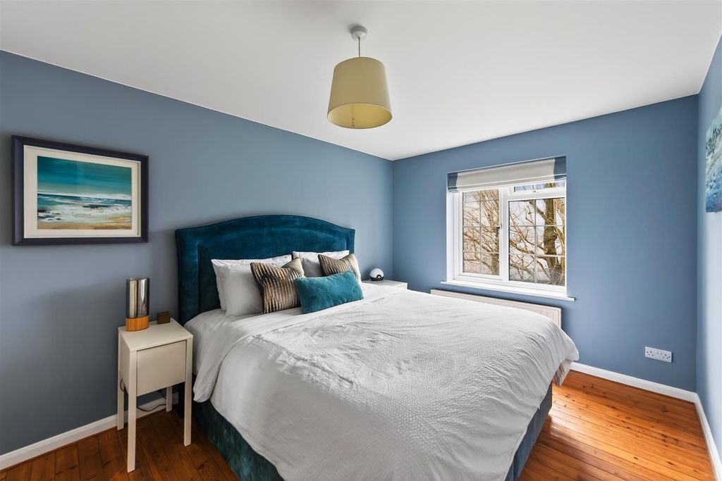 Property photo 3 of 23