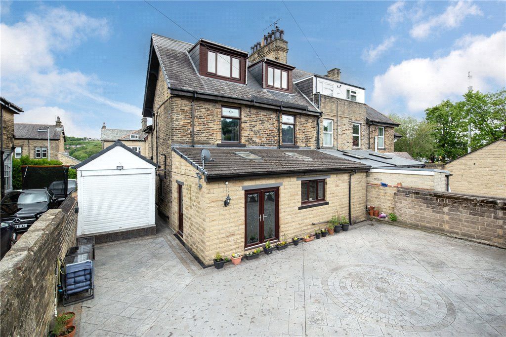 Property photo 1 of 24 Bradford Road