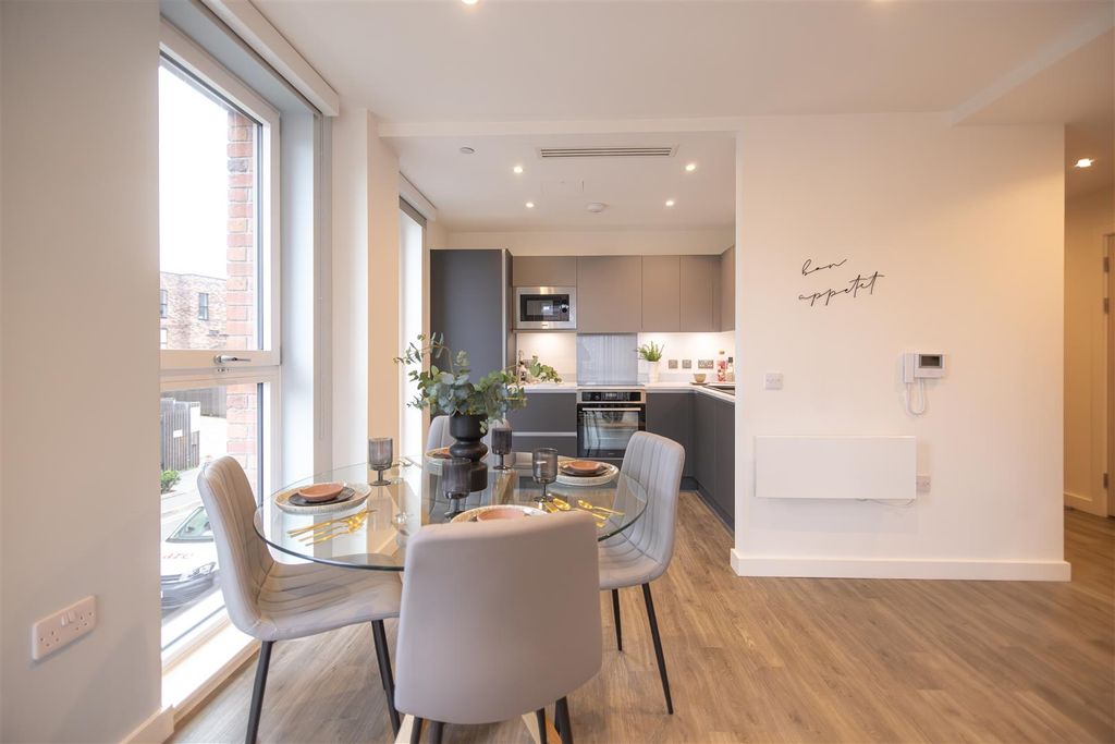 Additional image 4 of 2 bed flat for saleIslington Wharf, Manchester M4