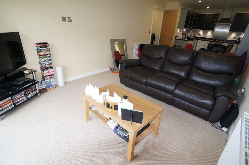 Property photo 3 of 7 Lounge