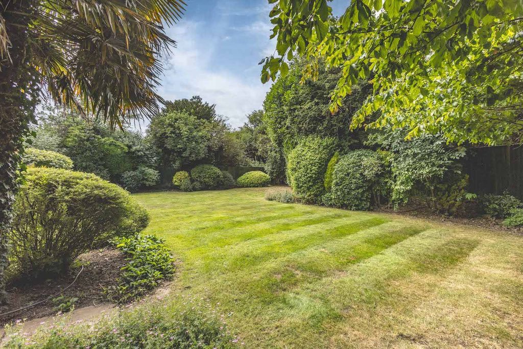 Property photo 3 of 25