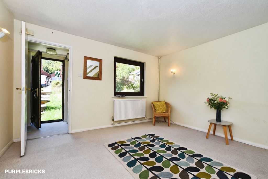Property photo 2 of 23