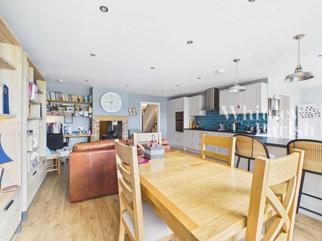 Property photo 3 of 23