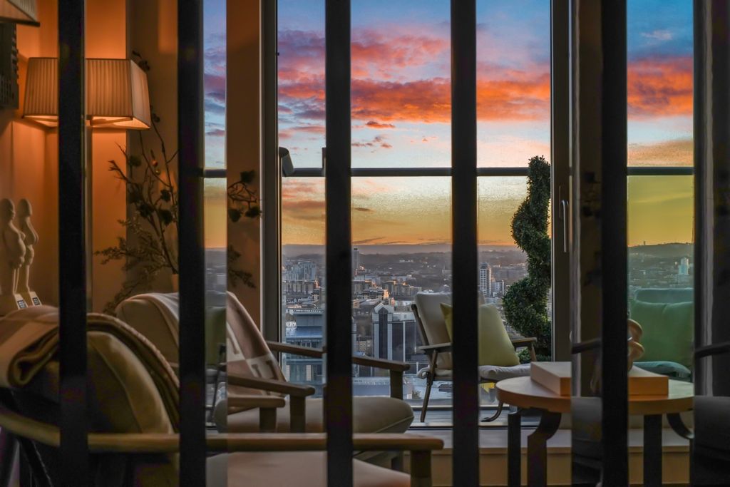 Property photo 1 of 40 1374528 (15)