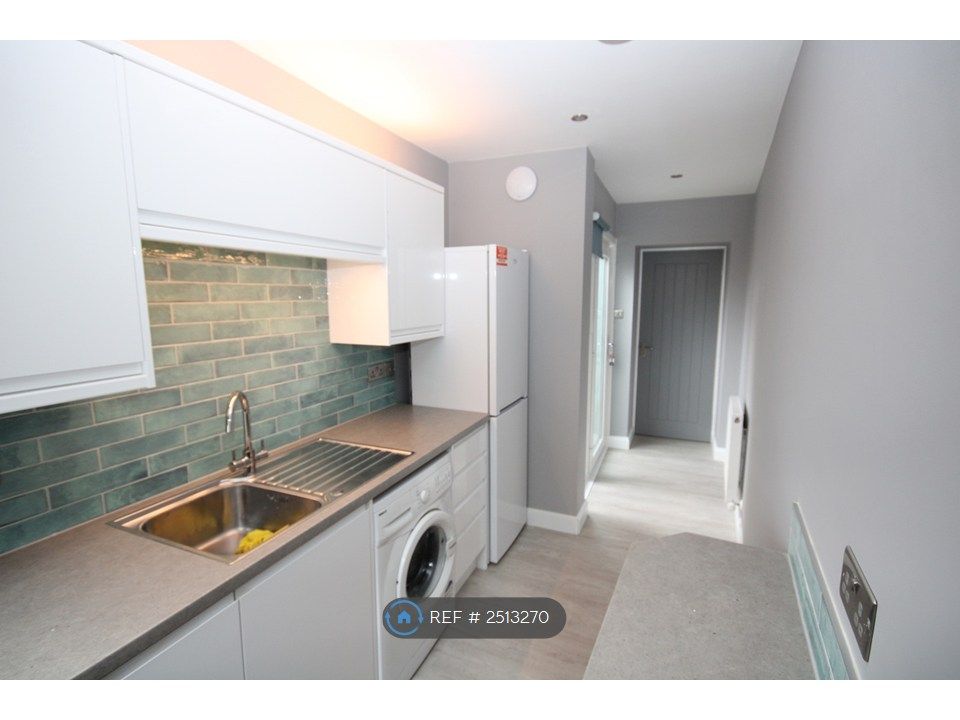 Property photo 2 of 12 Newly Installed Kitchen