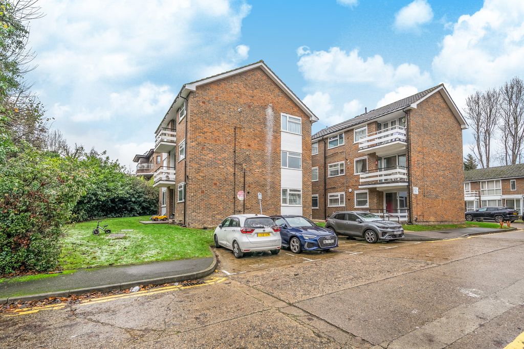 Property photo 1 of 11 1382301-1-691d9c3...