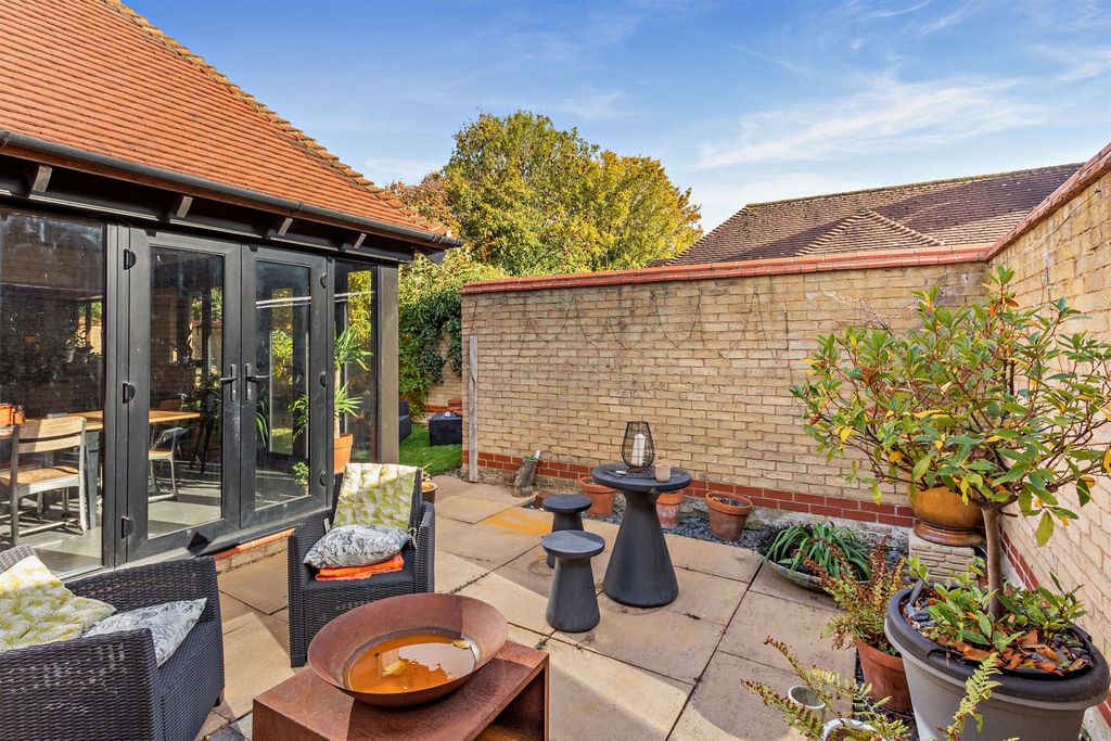 Property photo 2 of 16