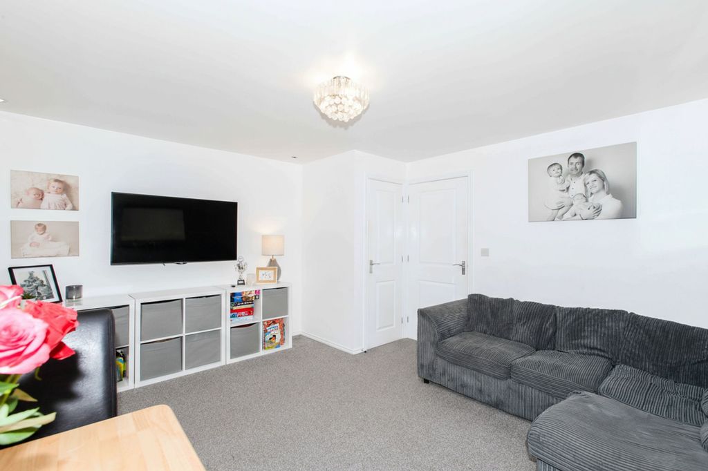 Property photo 3 of 22