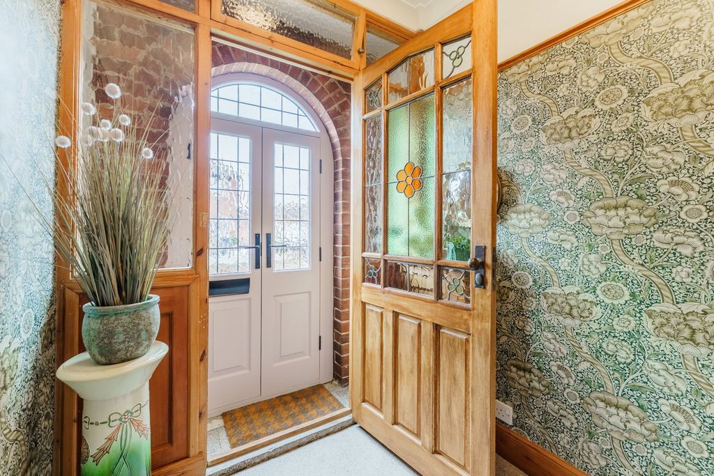 Property photo 2 of 26