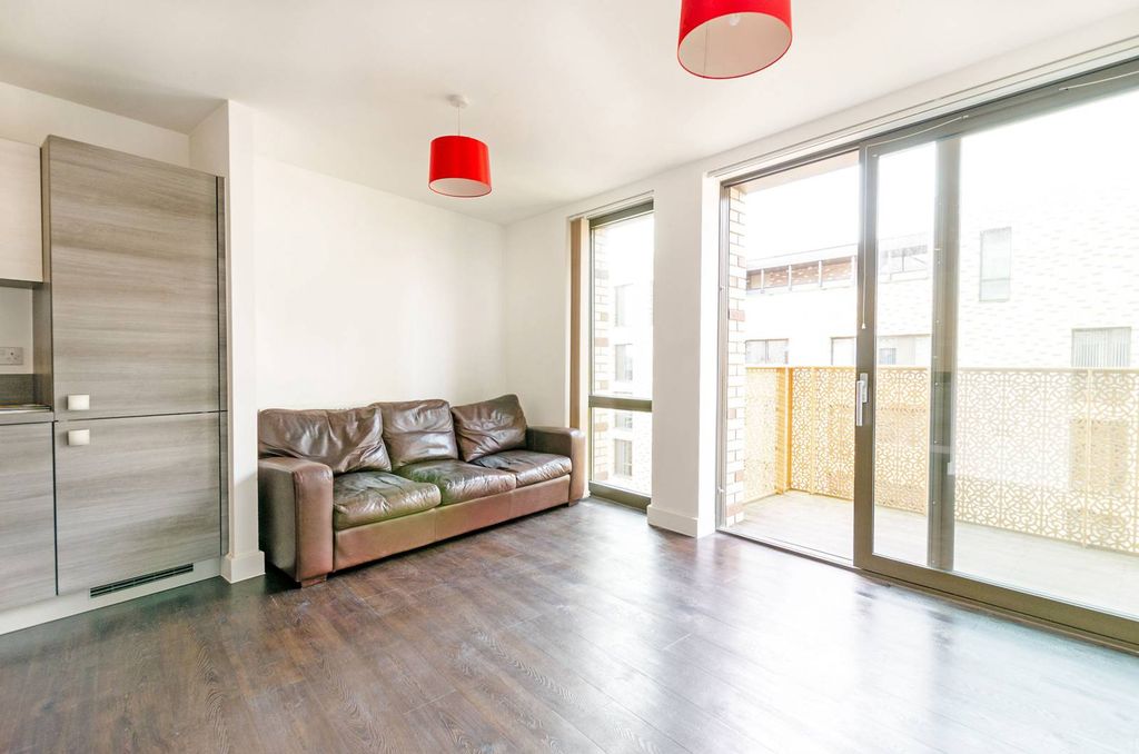 Property photo 2 of 8