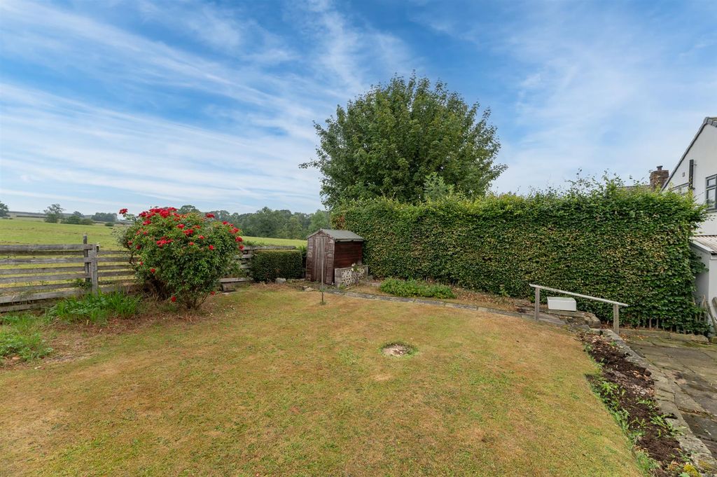 Property photo 3 of 25 Garden