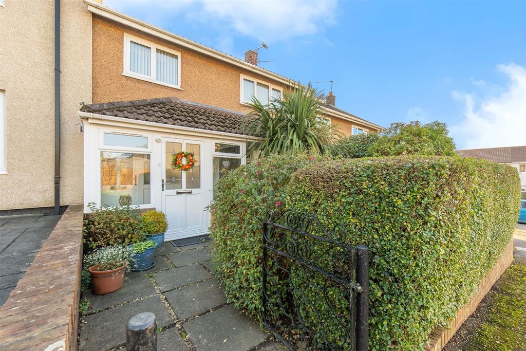 Property photo 2 of 22 4 Nevern Walk 2.Jpg