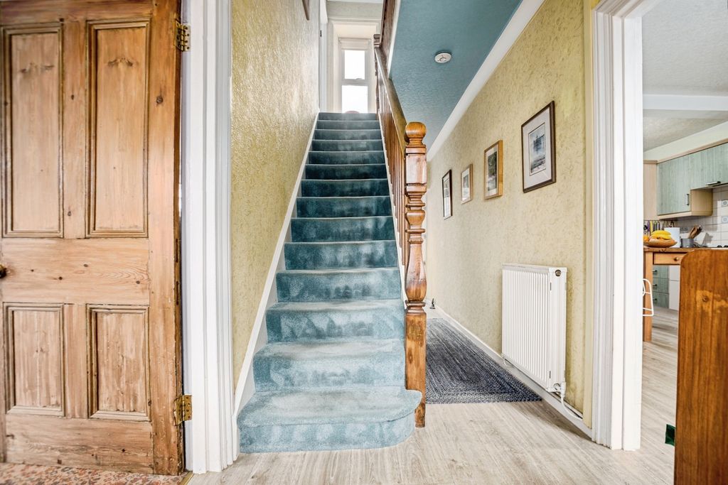 Property photo 3 of 49 Pbox-Img.Jpg