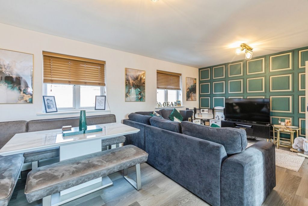 Property photo 1 of 15 Pbox-Img.Jpg