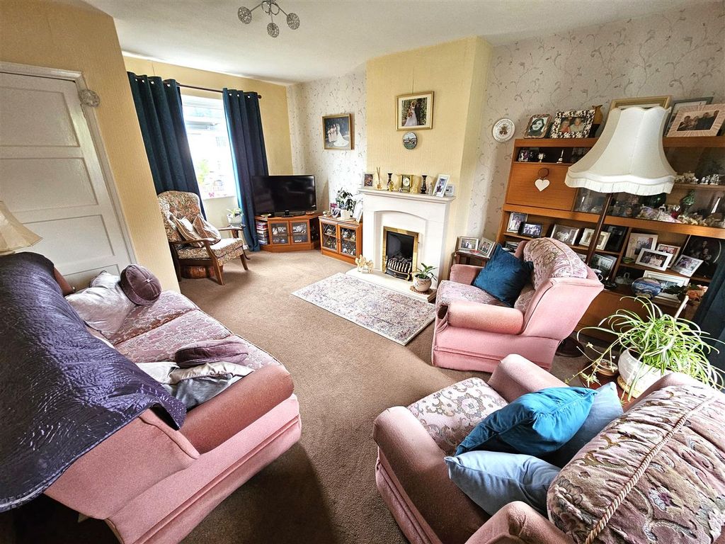 Property photo 3 of 22 Living Room.Jpg