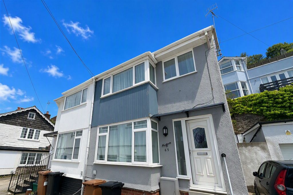 Property photo 1 of 9