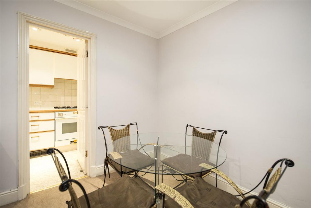 Property photo 3 of 9 5, 58-59 Hyde Park Gate Dining Area Hr Copy.Jpg