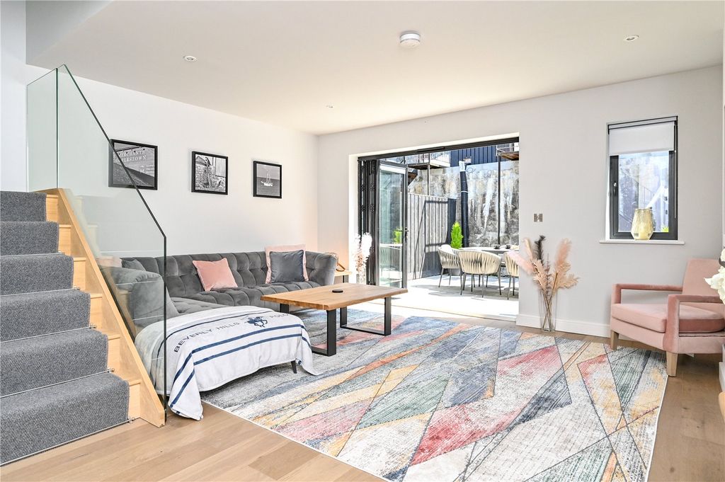 Property photo 3 of 12 Interior