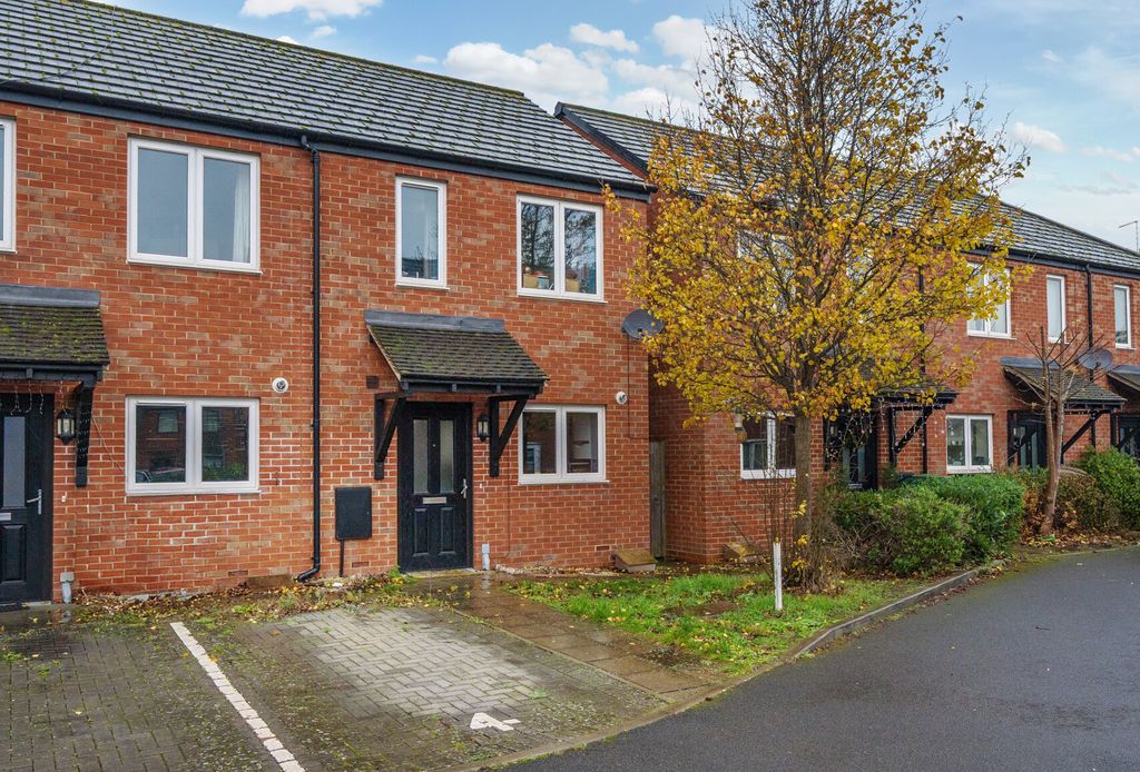 Property photo 1 of 9 1384671-15-692Dd4...