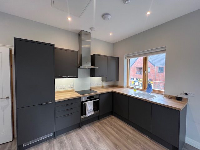 Property photo 3 of 14 Kitchen