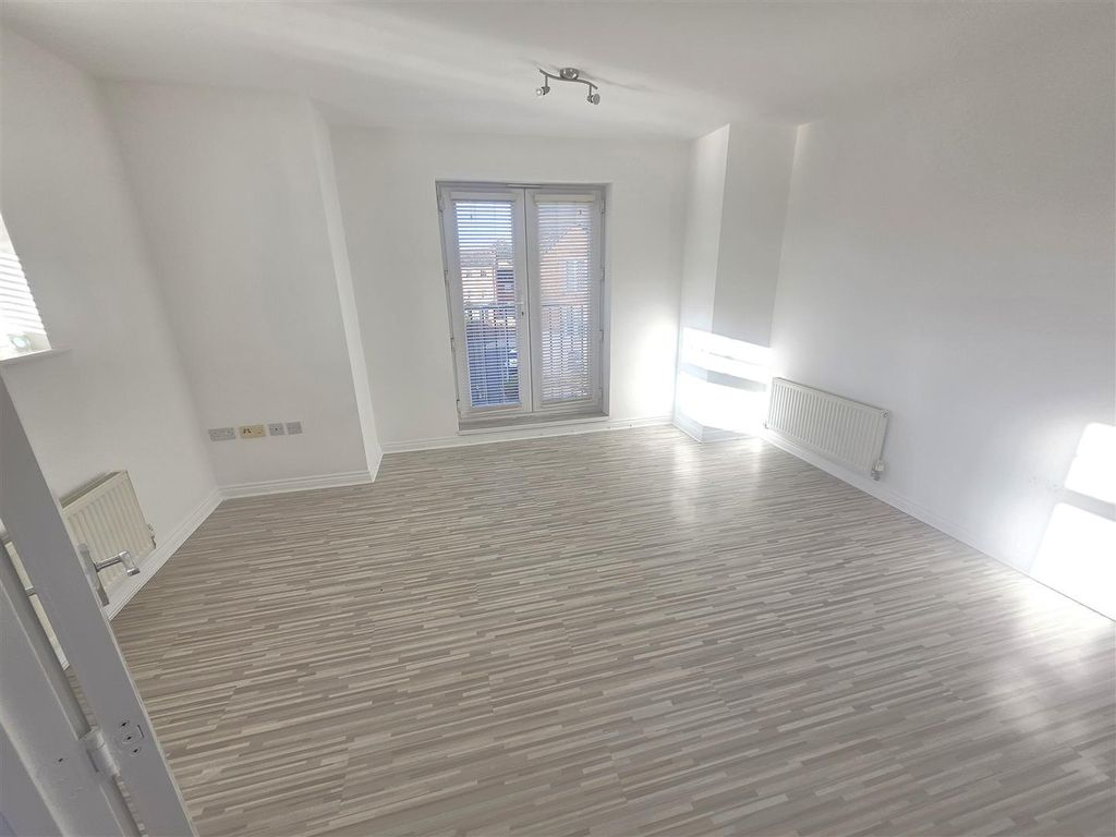 Property photo 2 of 11 20251108_092651.Jpg