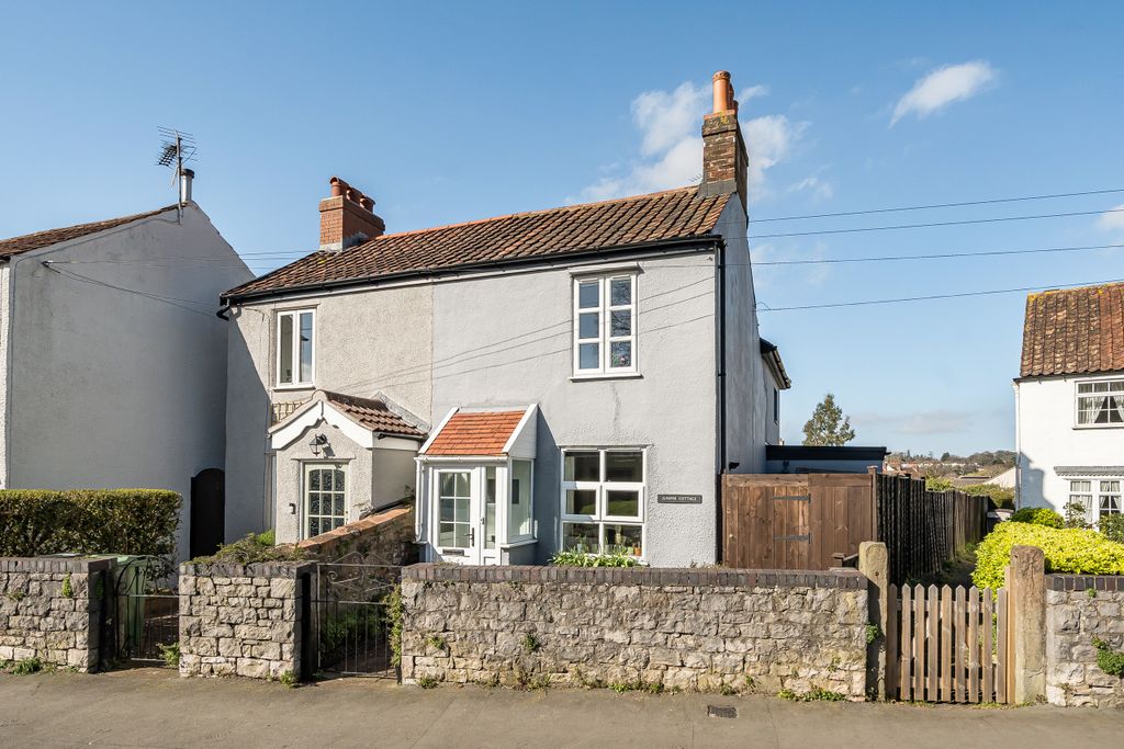 Property photo 2 of 18 Exterior