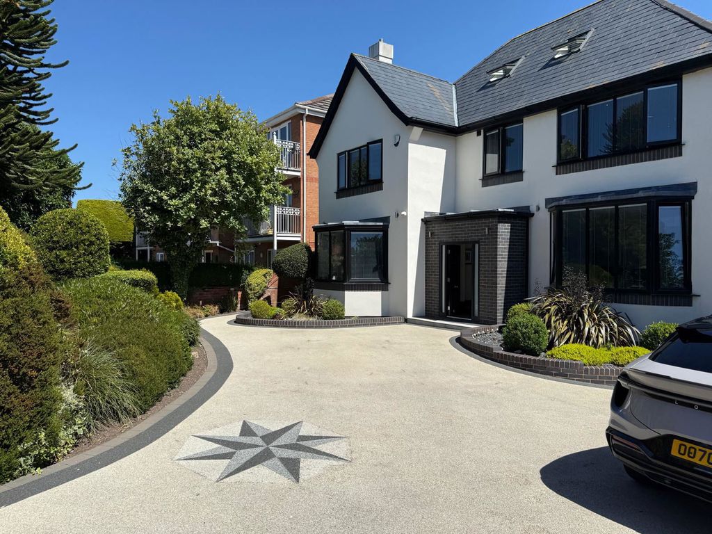 Property photo 1 of 54