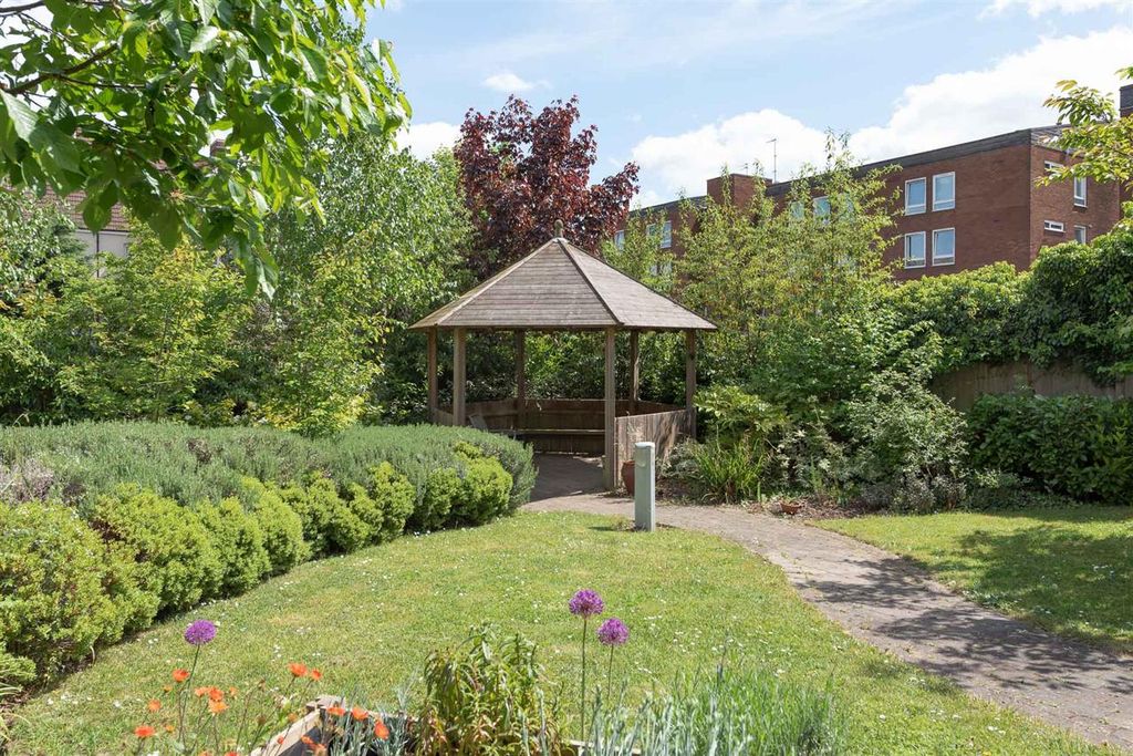 Property photo 3 of 10