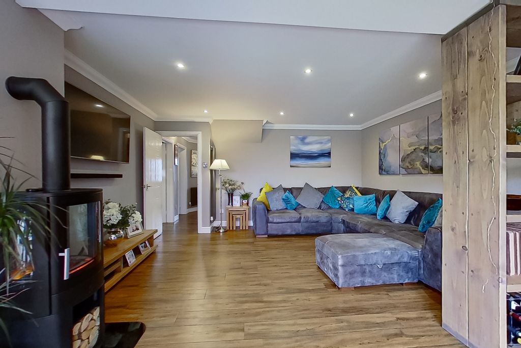 Property photo 3 of 52