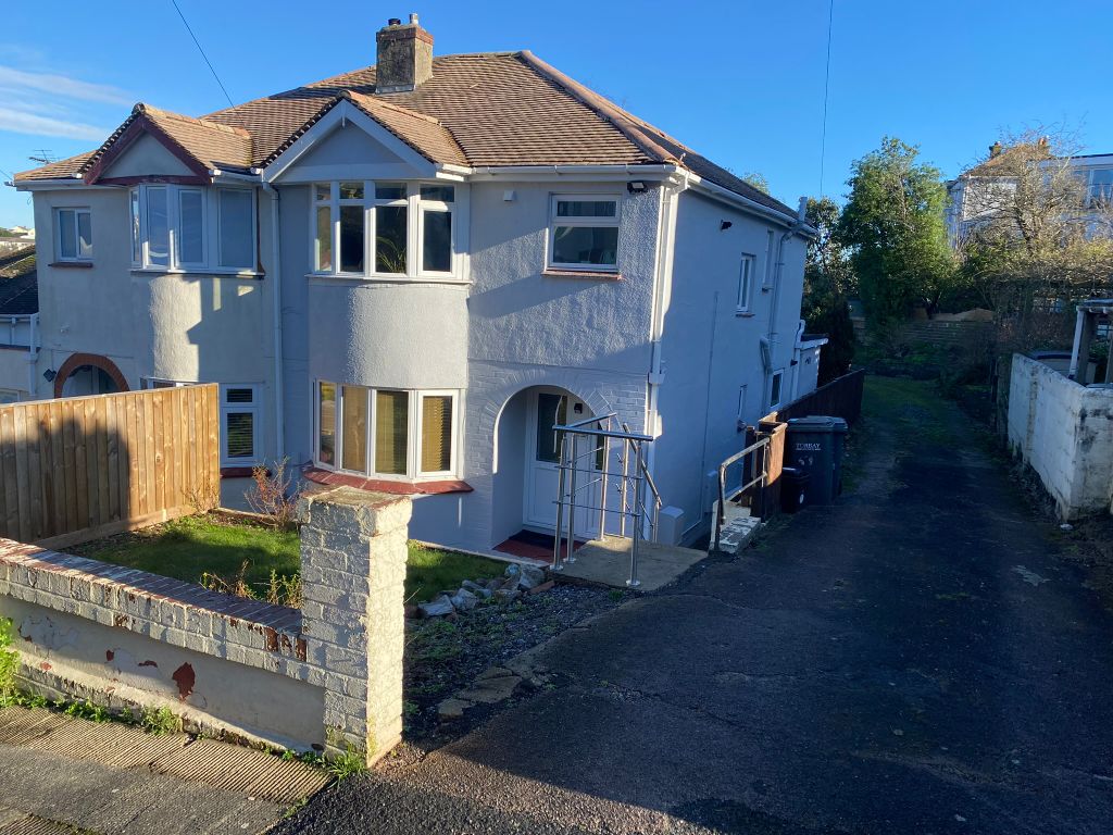 Property photo 1 of 18