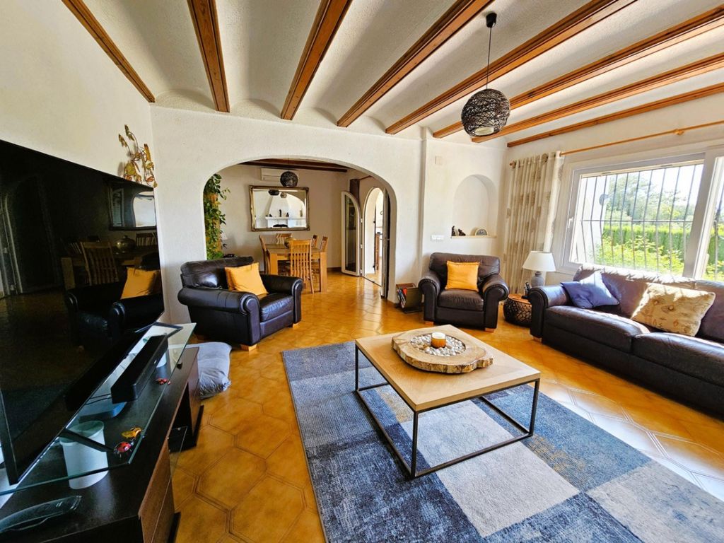 Property photo 3 of 37