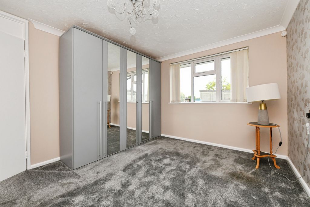 Property photo 3 of 8 Photo