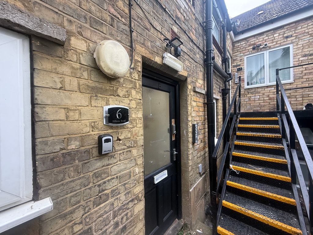 Property photo 1 of 2